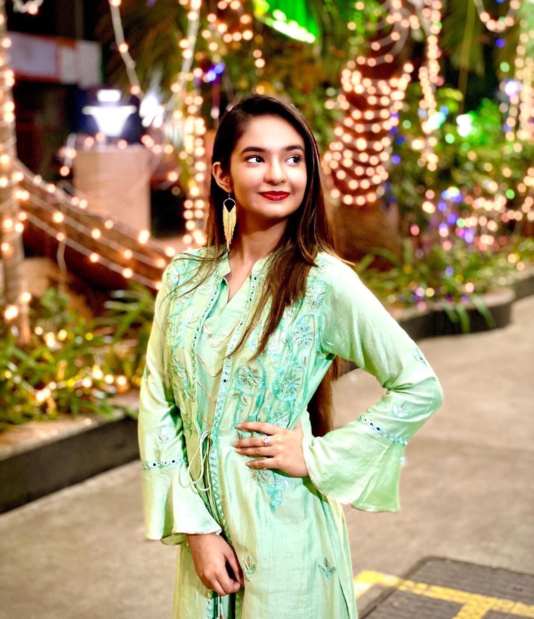 Anushka sen Diwali image