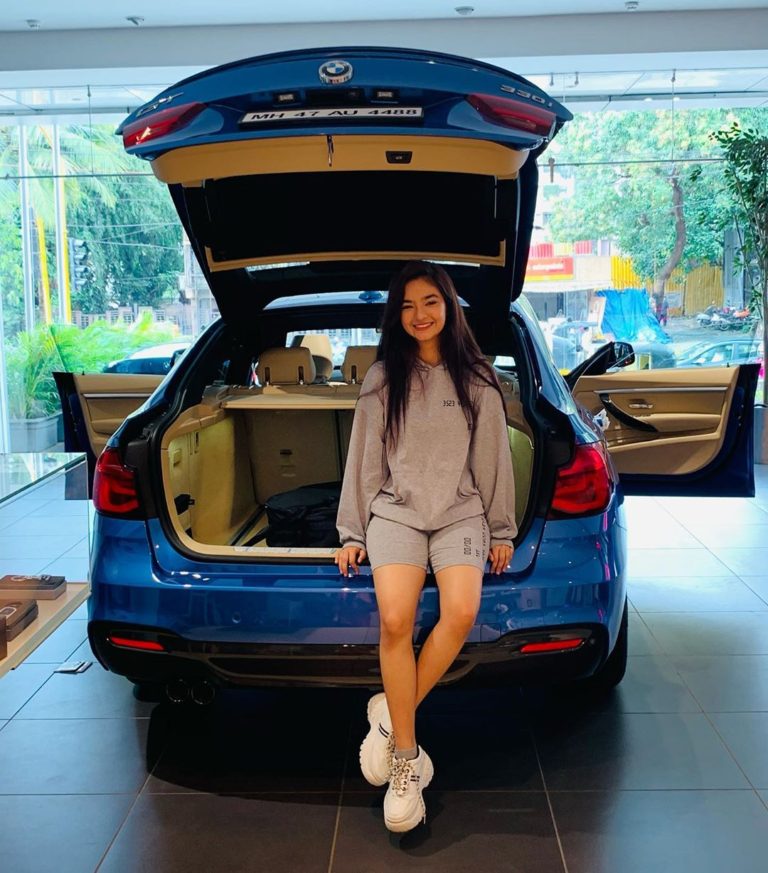 Anushka Sen New BMW Car Infomation and Images » Telly Flight