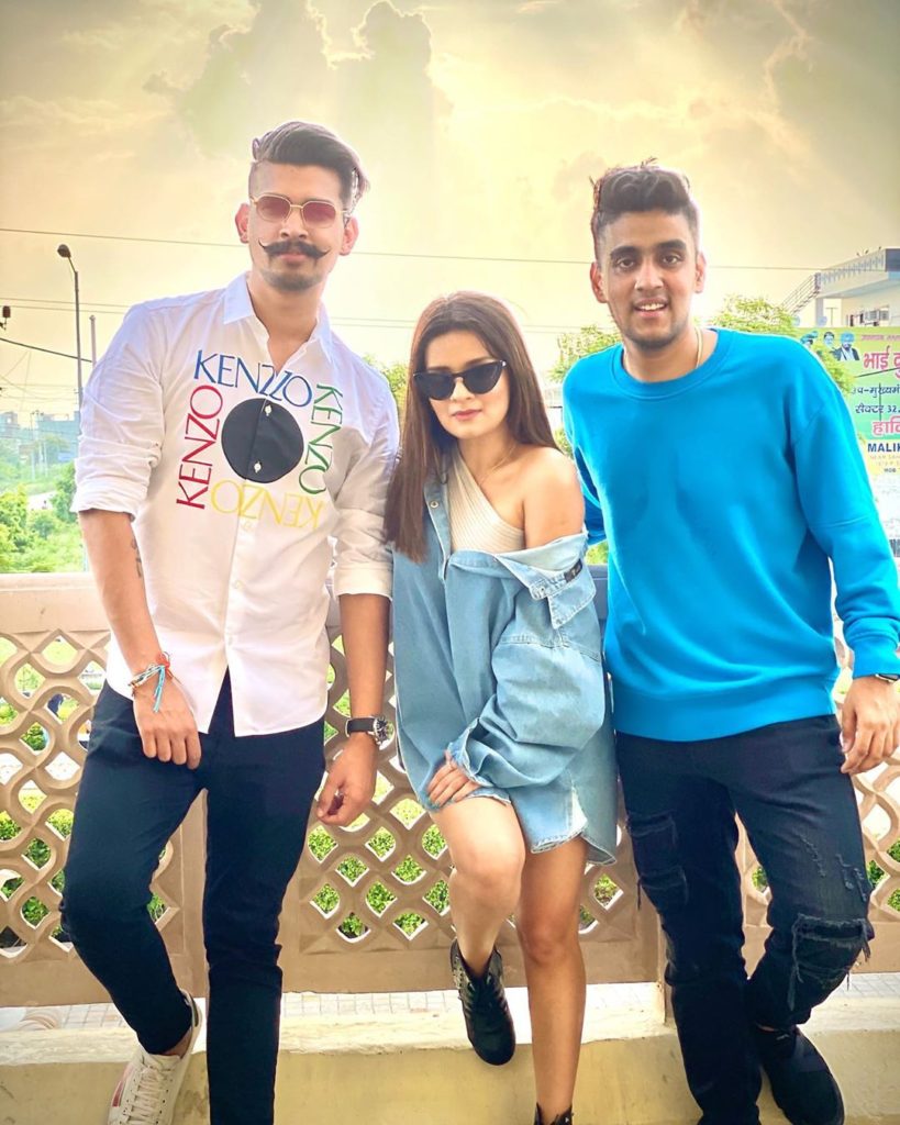tony kakkar song, riyaz aly, avneet kaur, riyaz aly new song, avneet kaur new song, chocolate song lyrics, chocolate song riyaz avneet, chocolate song tony kakkar, riyaz aly songs, avneet kaur song