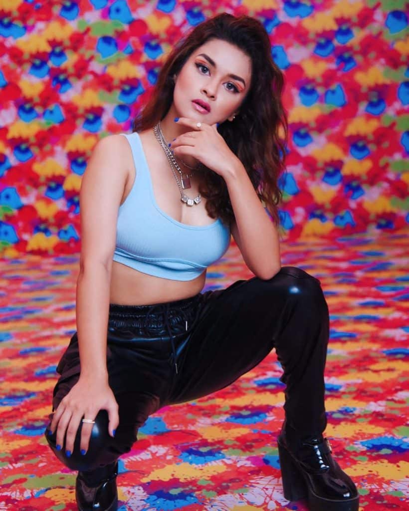 chocolate song,avneet kaur, chocolate song lyrics, avneet
