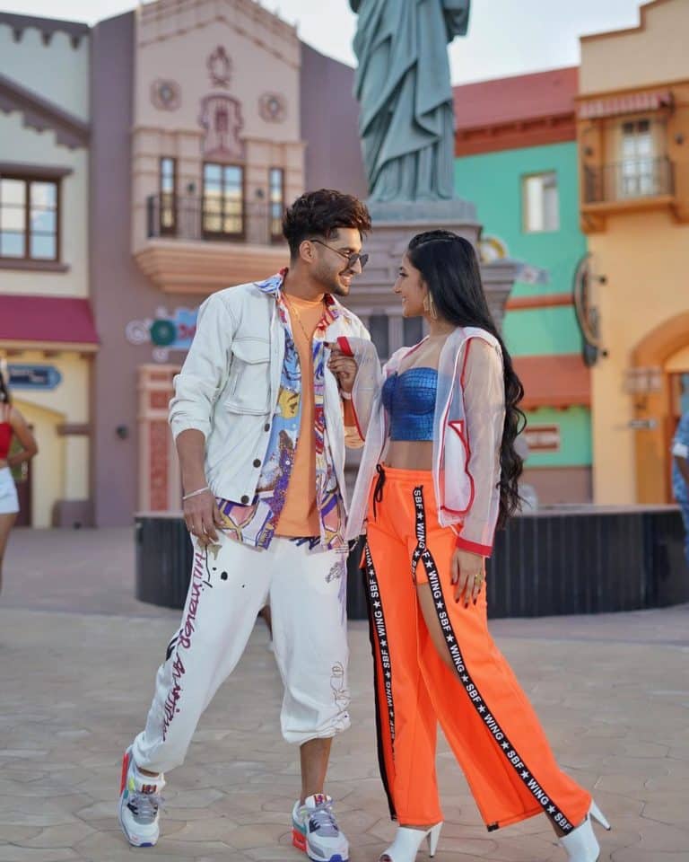 Oye Hoye Hoye Song Cast, Singer, Lyrics, Review and Release Date ...