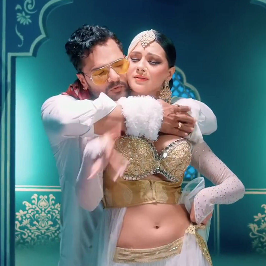 Tabla Song Cast, Lyrics and Review Khesari Lal Yadav & Namrita Malla