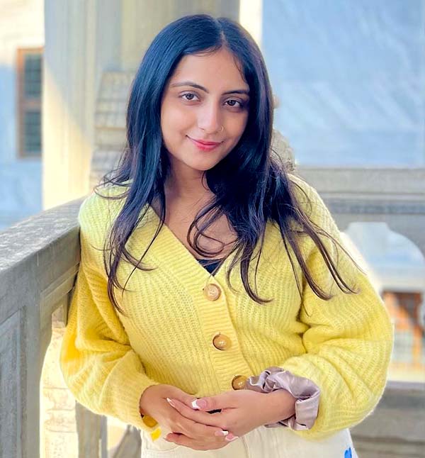 Anusha Sharma, Anusha Sharma images, Anusha Sharma song, Anusha Sharma songs, Gulabi Akhiyaan Song